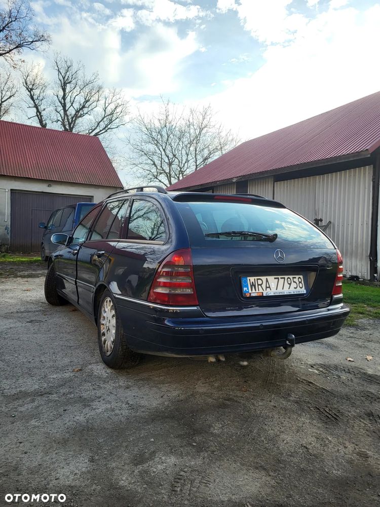 Mercedes-Benz Klasa C 220 T CDI Classic - 3