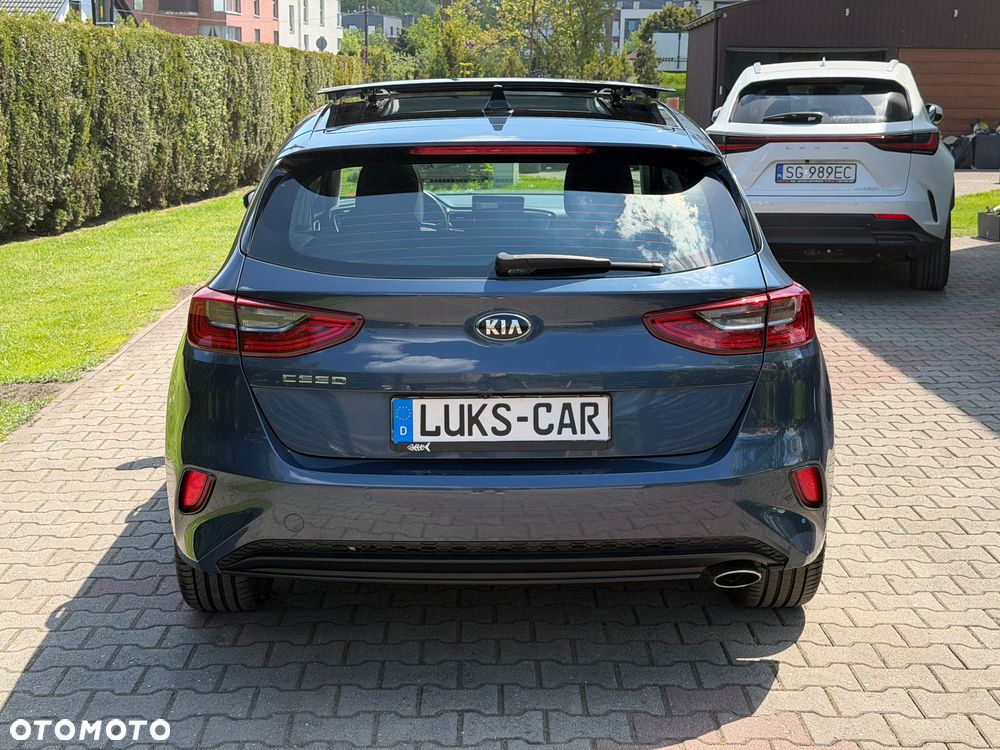 Kia Ceed 1.4 T-GDI DCT OPF Platinum Edition - 4