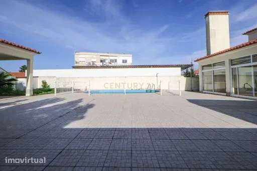 MORADIA T4 COM PISCINA - Grande imagem: 3/60