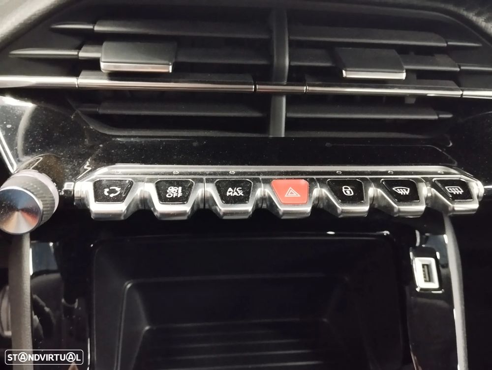 Peugeot 2008 1.2 PureTech Active Pack - 29