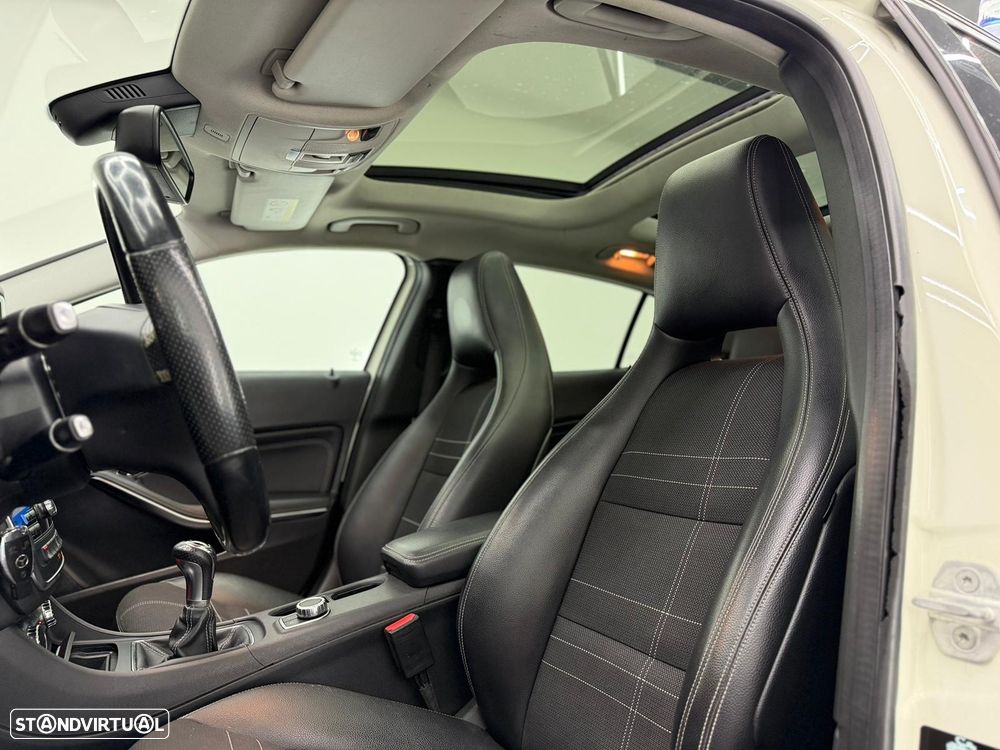 Mercedes-Benz GLA 200 Urban - 16