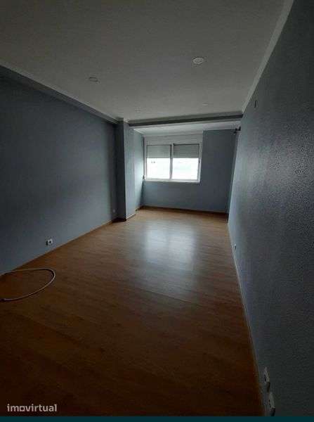 Apartamento T2 remodelado na Quinta do Mendes - Grande imagem: 4/9