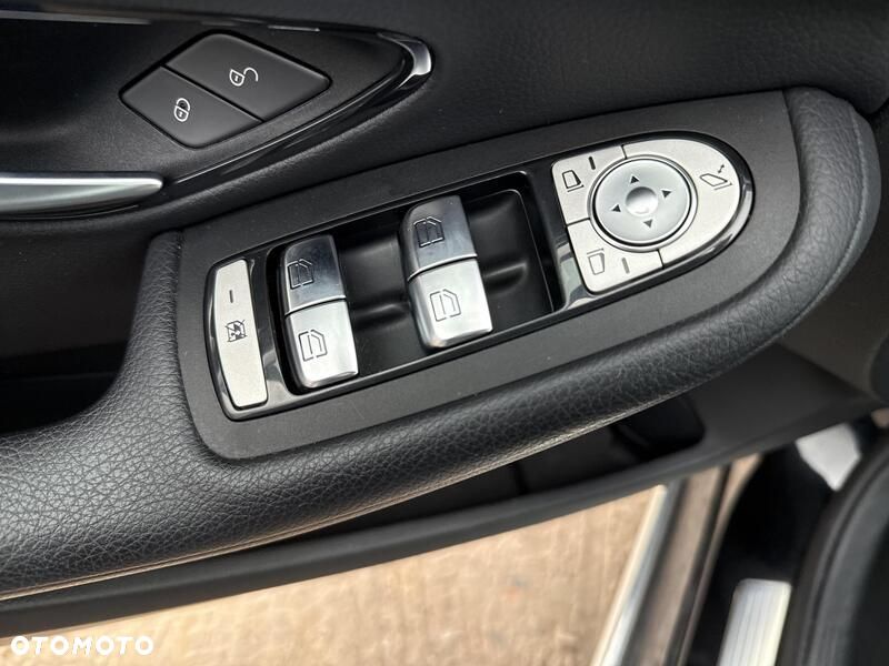 Mercedes-Benz Klasa C 180 9G-TRONIC - 12