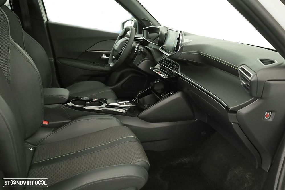 Peugeot 2008 1.2 PureTech GT EAT8 - 21