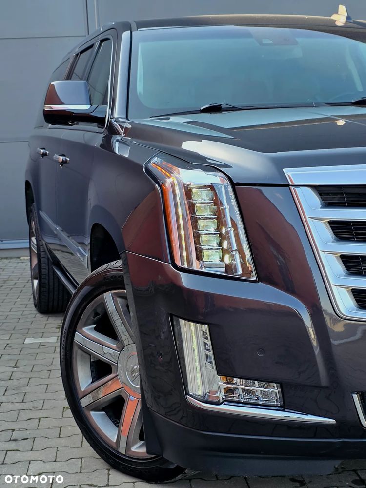 Cadillac Escalade ESV 6.2 V8 AWD AT Premium - 38
