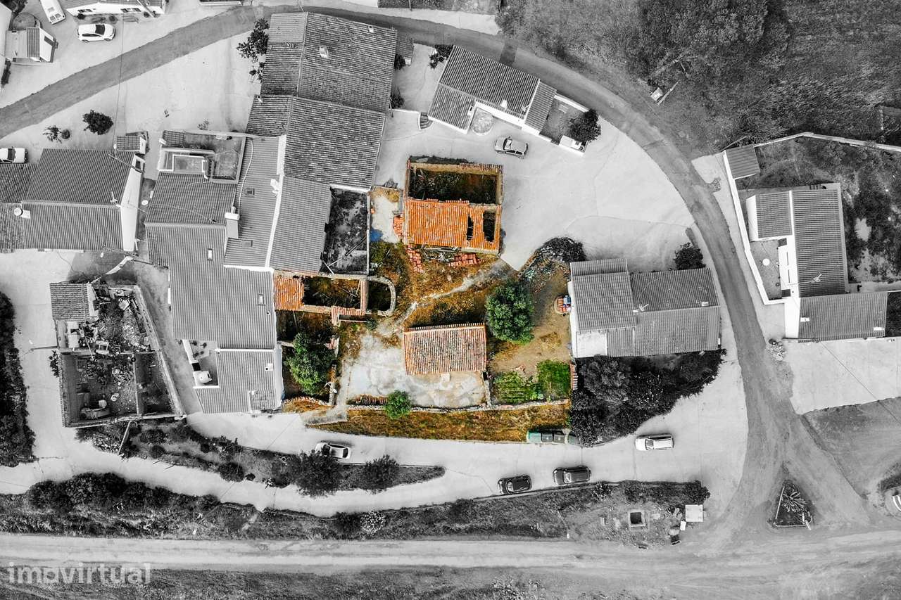 Monte com casas em Ruína  em Tamejoso – Excelente Oportunidade - Grande imagem: 2/11