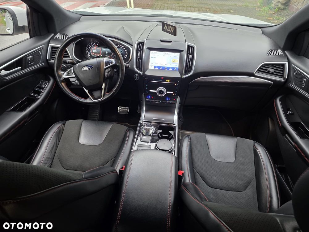 Ford Edge 2.0 TDCi Twin-Turbo 4WD Titanium - 38