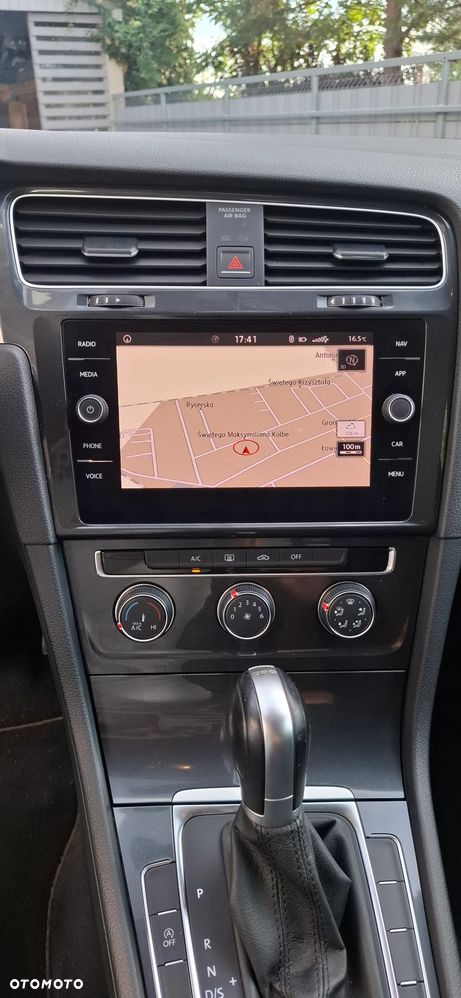 Volkswagen Golf - 11