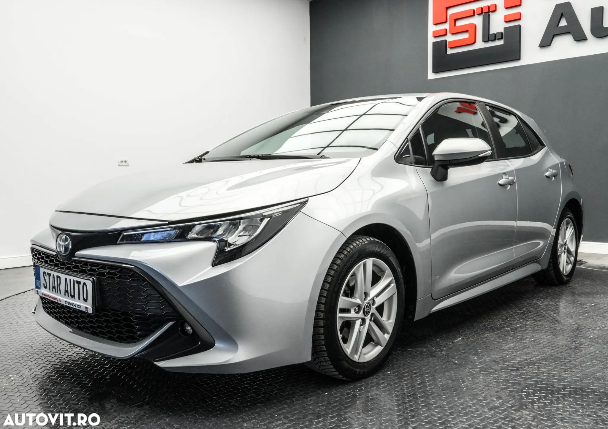 Toyota Corolla 1.8 HSD Dynamic - 1