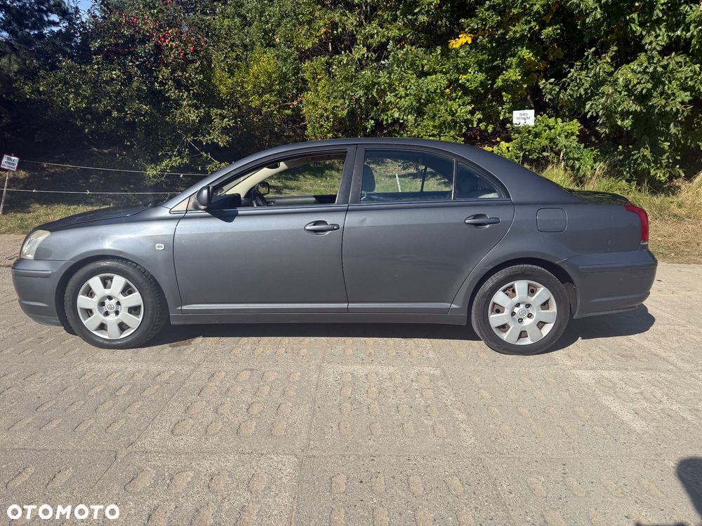 Toyota Avensis - 2