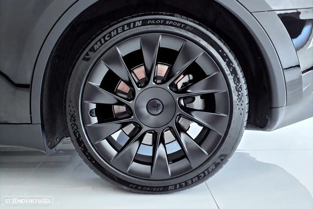 Tesla Model Y RWD - 33