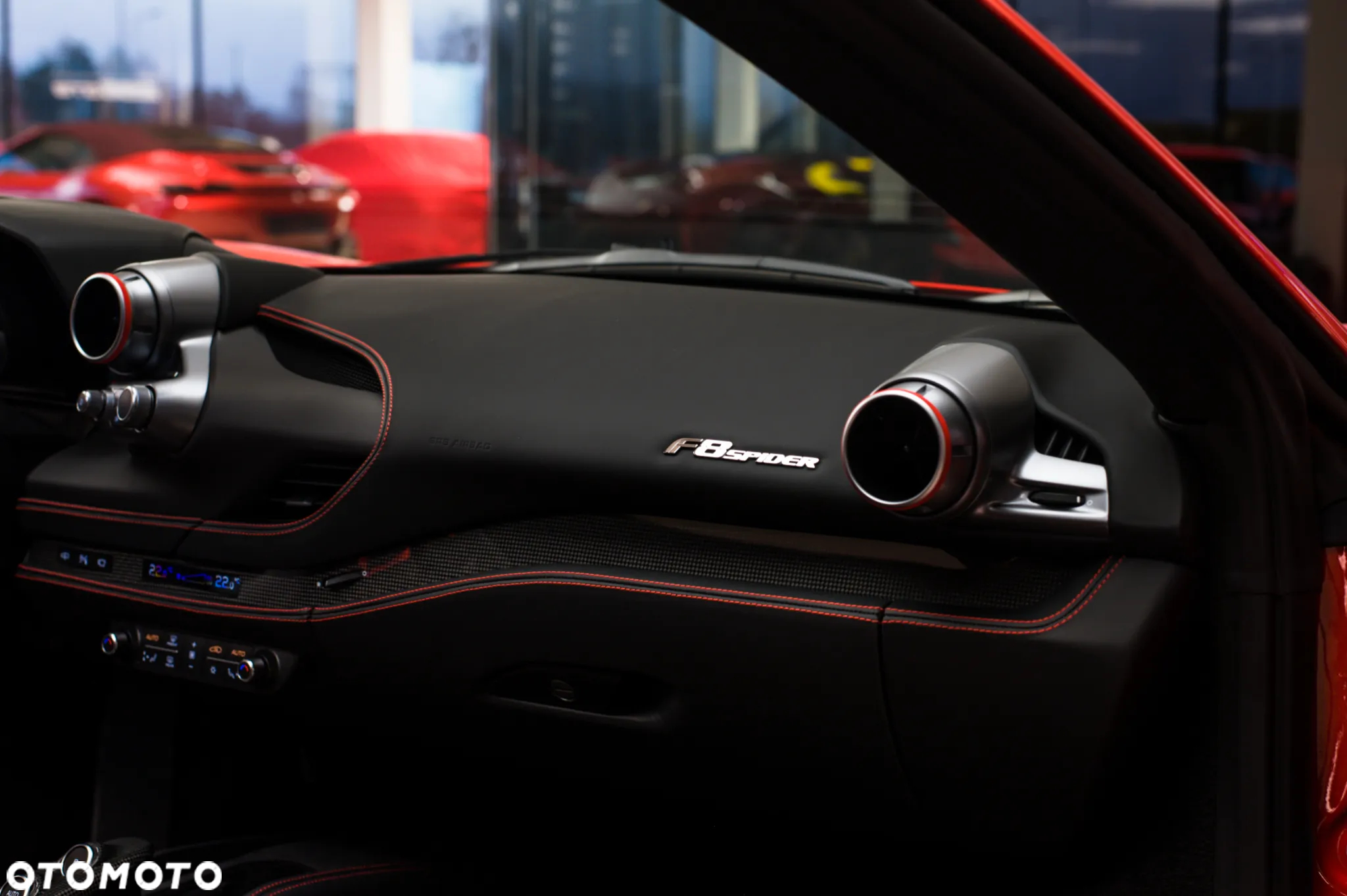 Ferrari F8 Spider - 13