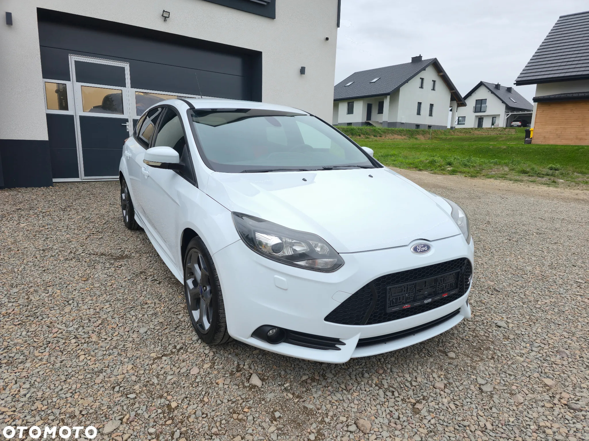 Ford Focus Turnier 2.0 EcoBoost ST mit Leder-Sport-Paket - 24