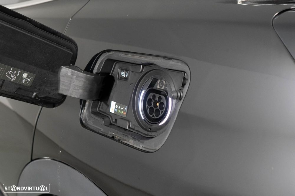 Peugeot 3008 1.6 Hybrid4 GT e-EAT8 - 17