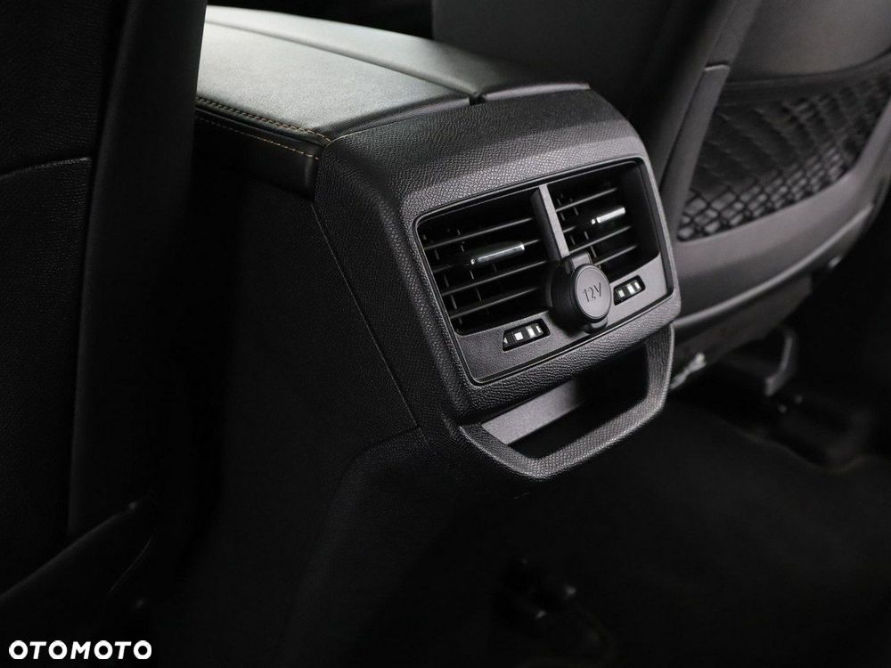 Peugeot 3008 1.6 PureTech GPF GT Line S&S EAT8 - 39