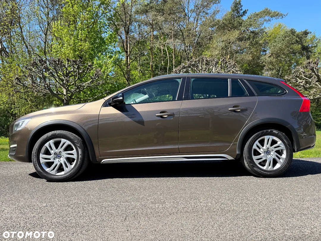 Volvo V60 Cross Country D4 AWD Geartronic Summum - 9