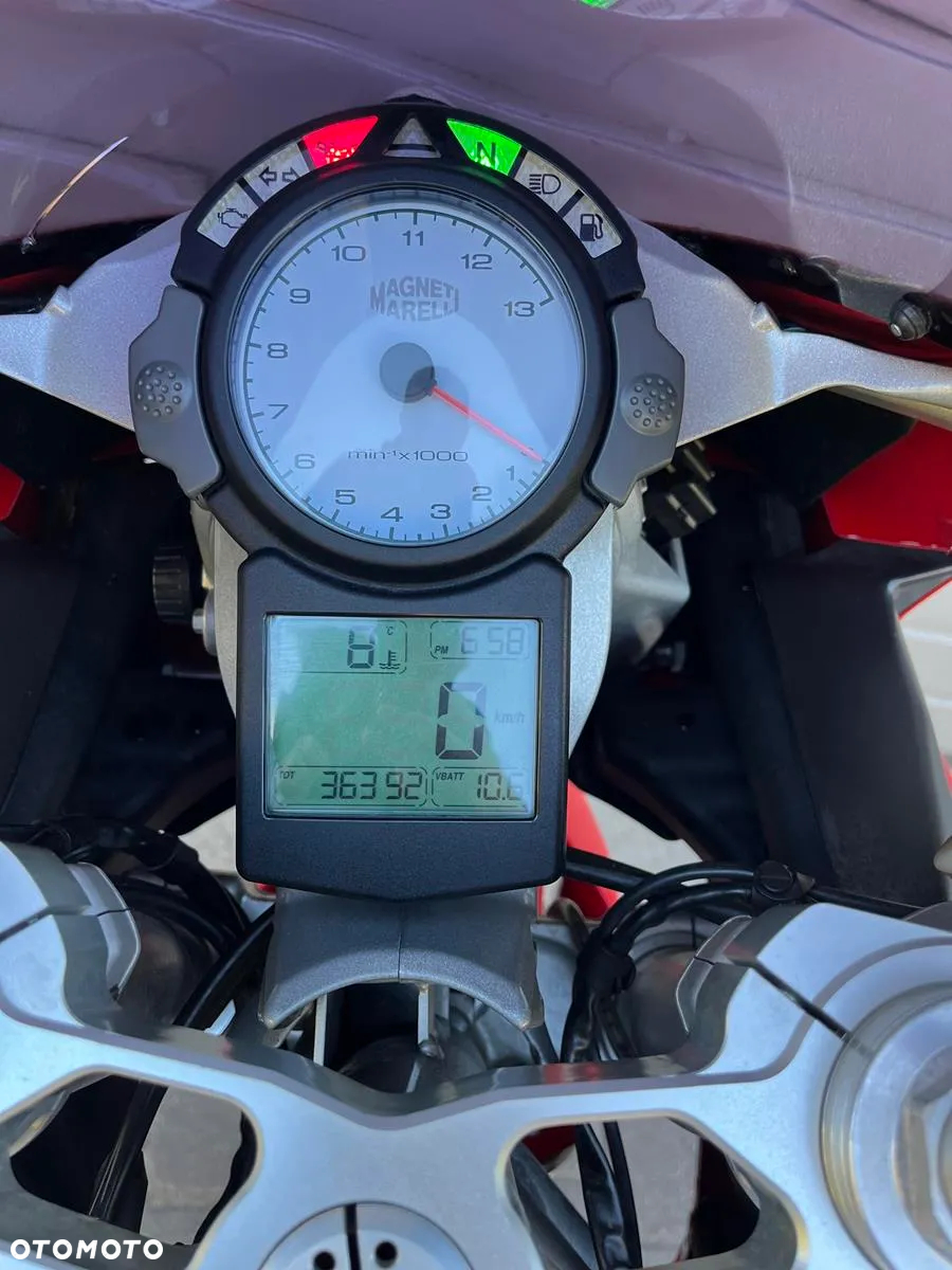 Ducati 749 - 7