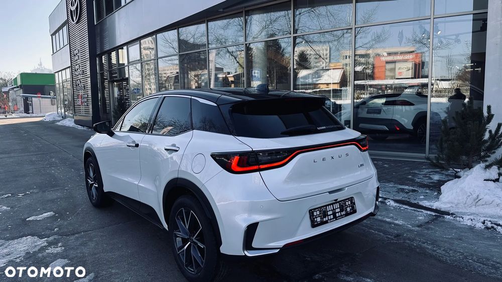 Lexus LBX 1.5 Hybrid Emotion - 32