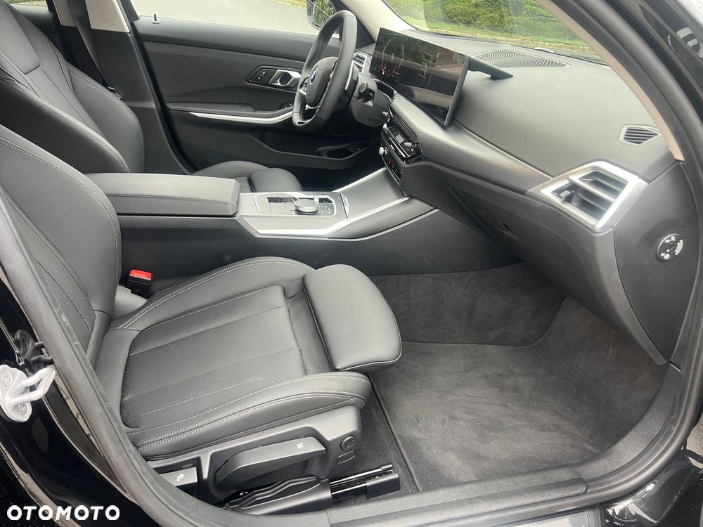 BMW Seria 3 320d xDrive Sport Line - 26