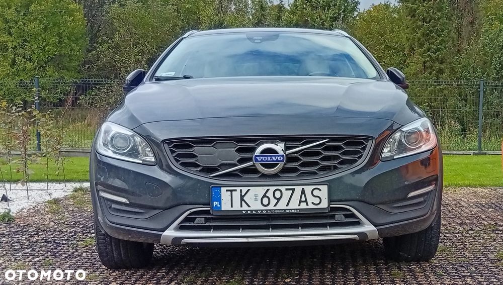Volvo V60 Cross Country - 4