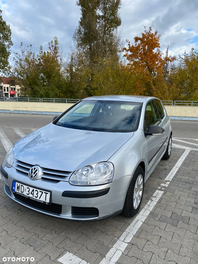 Volkswagen Golf 1.9 TDI DSG DPF Comfortline - 4