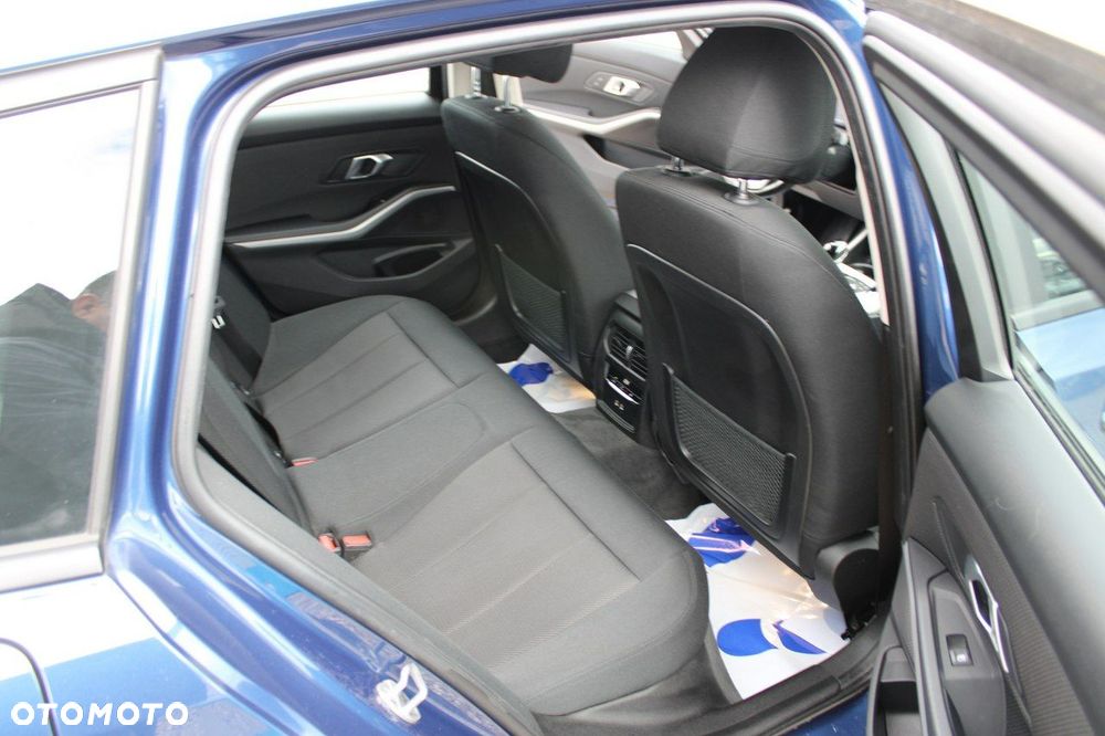 BMW Seria 3 - 35