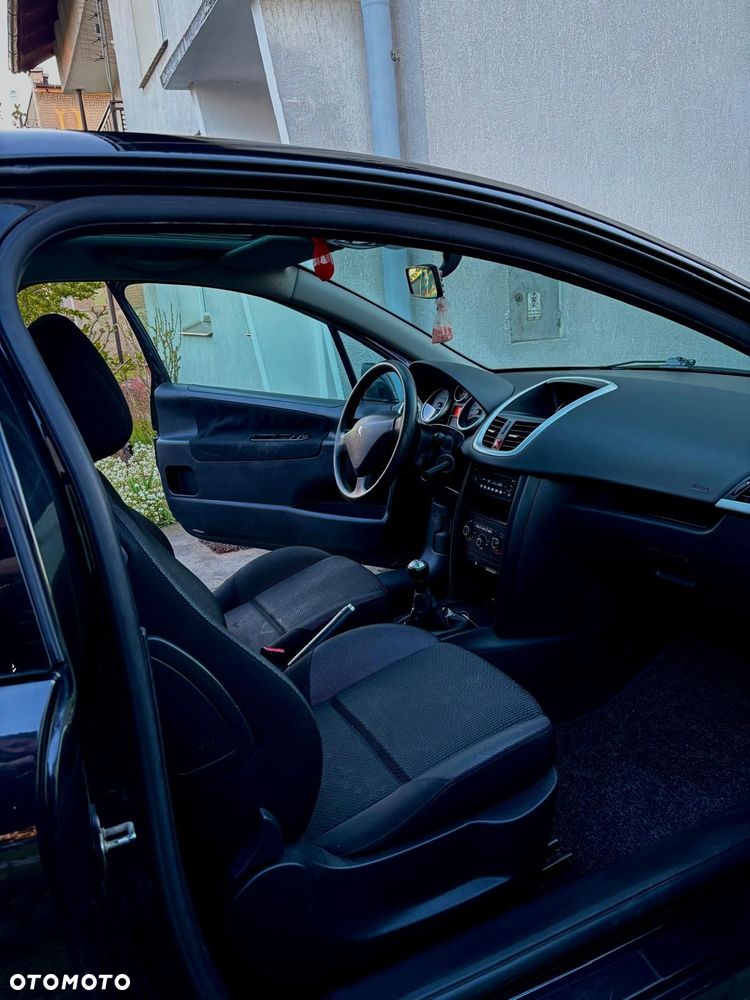 Peugeot 207 1.4 16V Trendy - 8