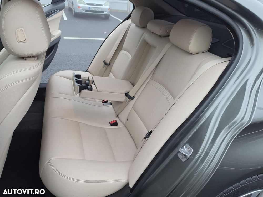 BMW Seria 5 520d Aut. Luxury Line - 16