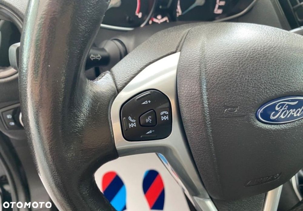 Ford E-Tourneo Courier - 10