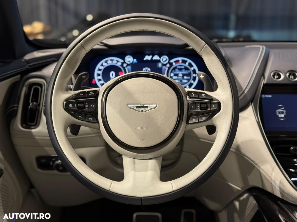 Aston Martin DBX - 22