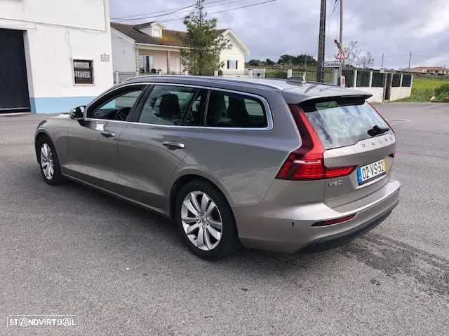 Volvo V60 2.0 D3 Momentum - 23