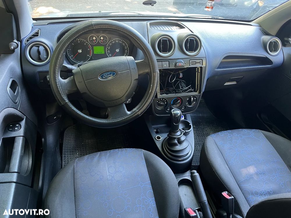 Dezmembrez Ford Fiesta MK5 facelift 2007 gri argintiu 1,4 TDCI 50KW cod culoare 62 - 8