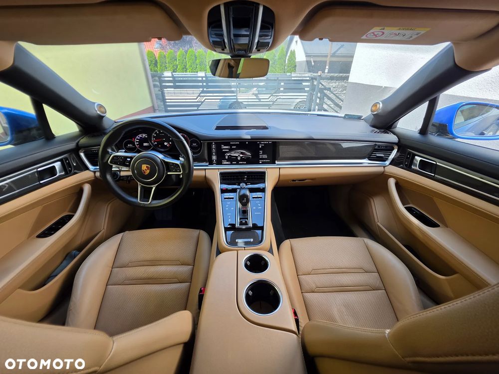 Porsche Panamera 4S - 10