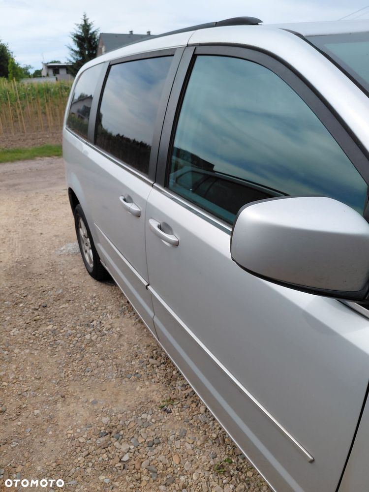 Chrysler Town & Country - 33