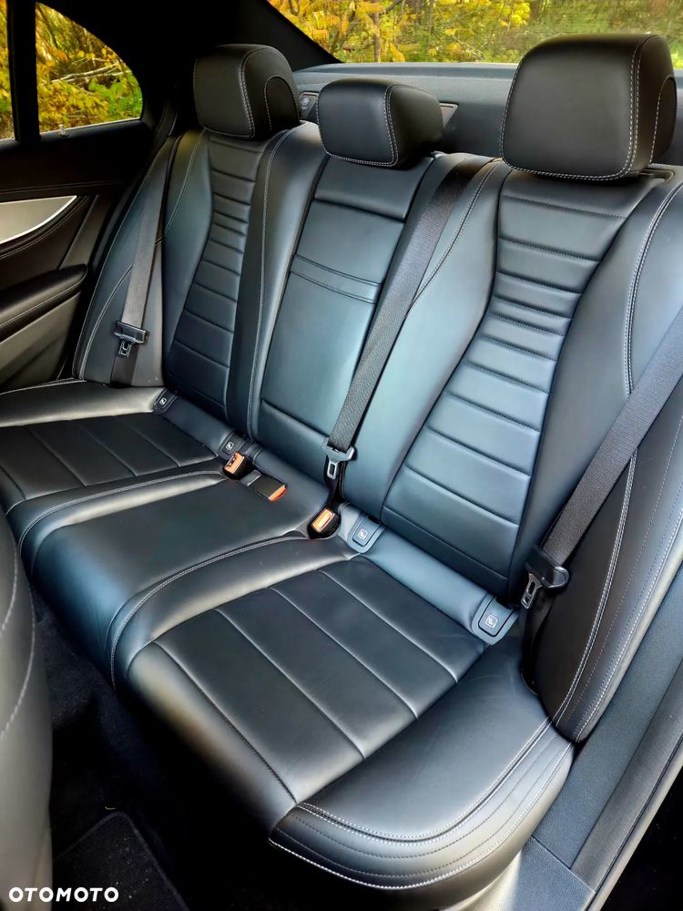 Mercedes-Benz Klasa E 200 4-Matic 9G-TRONIC - 28
