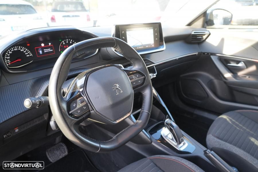 Peugeot 2008 1.2 PureTech Active EAT8 - 10