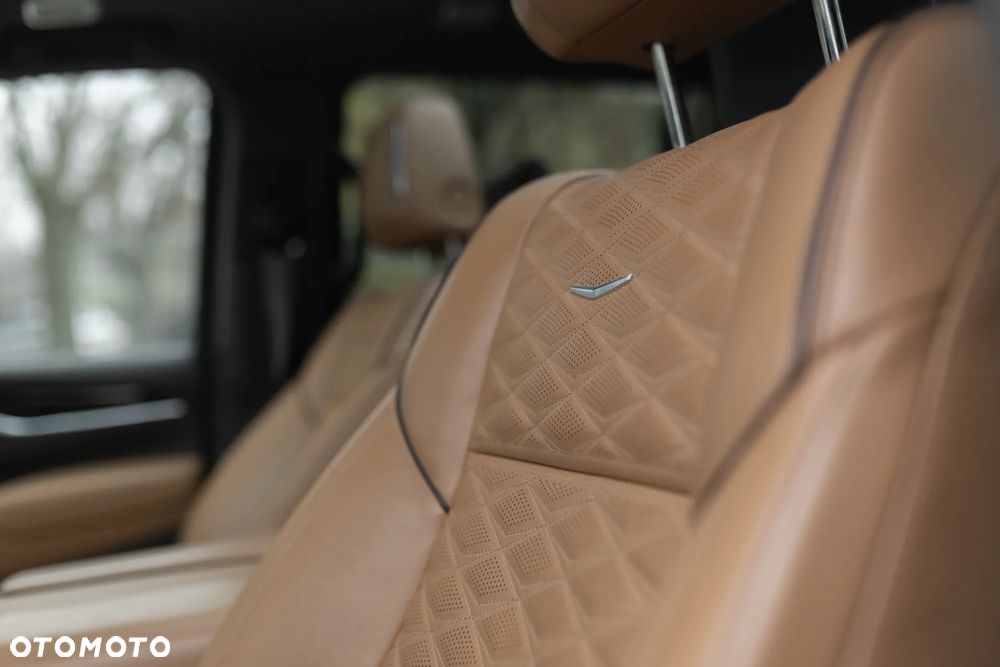 Cadillac Escalade - 17