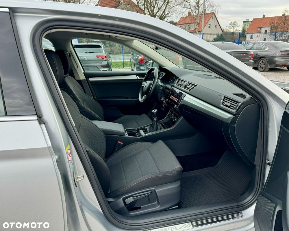 Skoda Superb 2.0 TDI SCR Ambition - 17