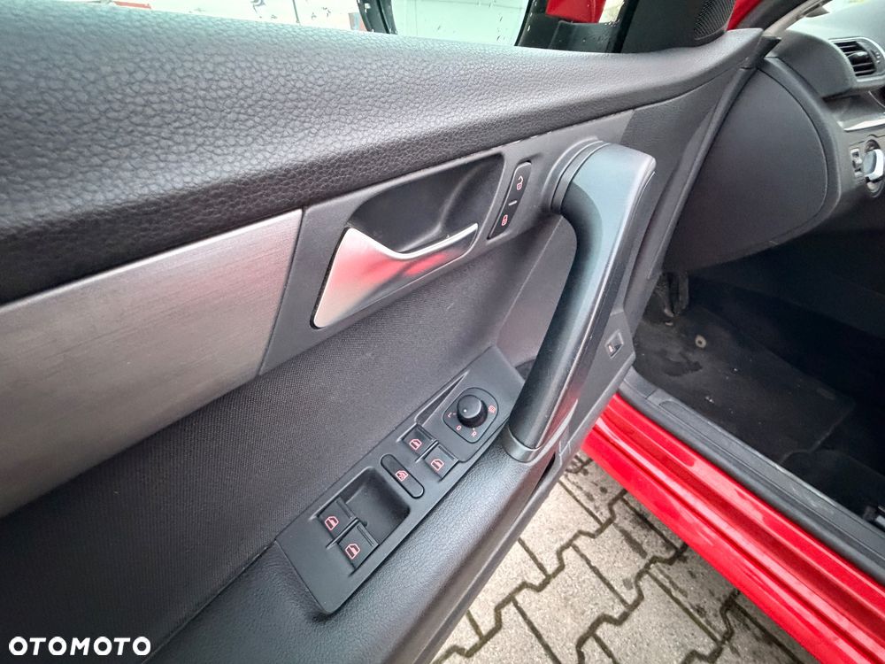 Volkswagen Passat Variant 2.0 TDI DPF Sportline - 10