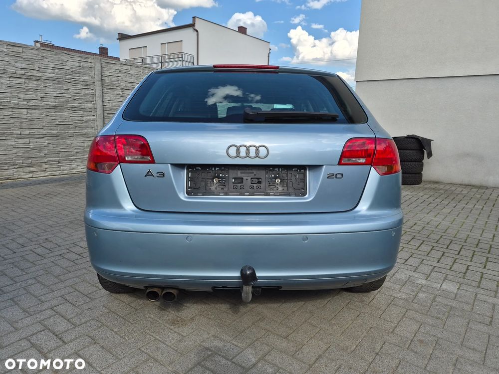 Audi A3 Sportback 2.0 FSI Ambiente - 9