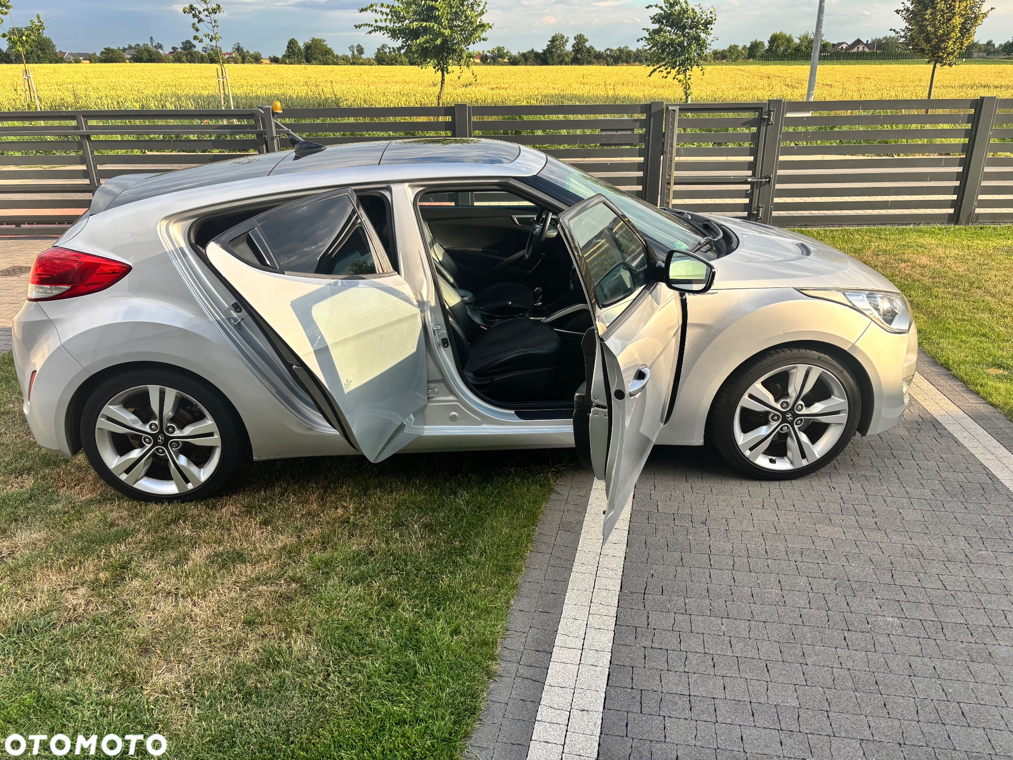 Hyundai Veloster - 13