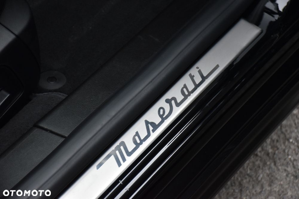 Maserati Ghibli S - 37