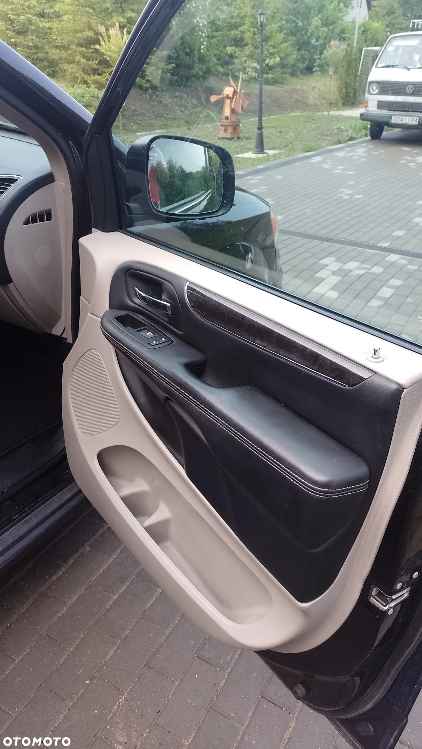 Lancia Voyager 3.6 Platinum - 35