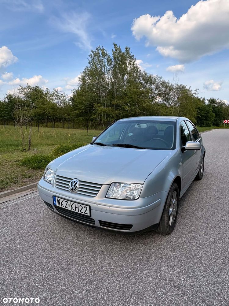 Volkswagen Bora 1.6 Basis - 2