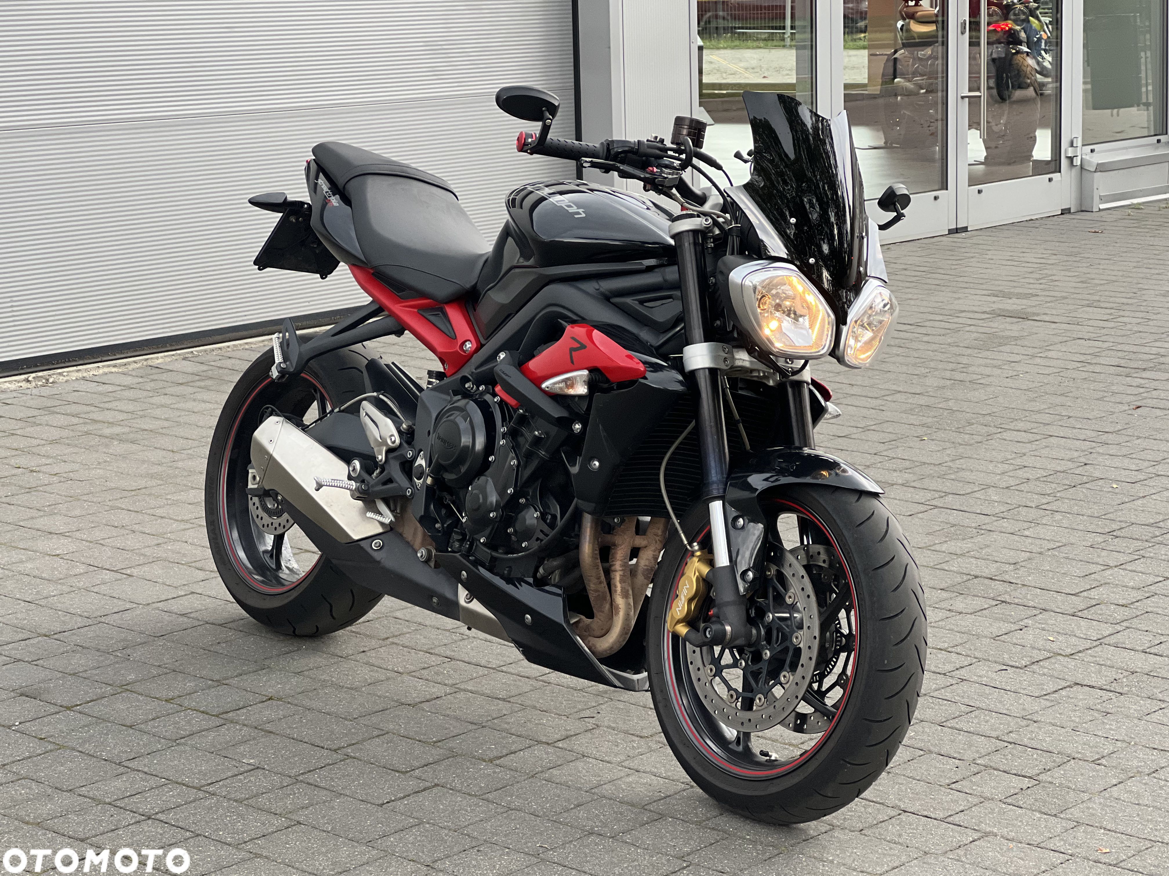 Triumph Street Triple - 1