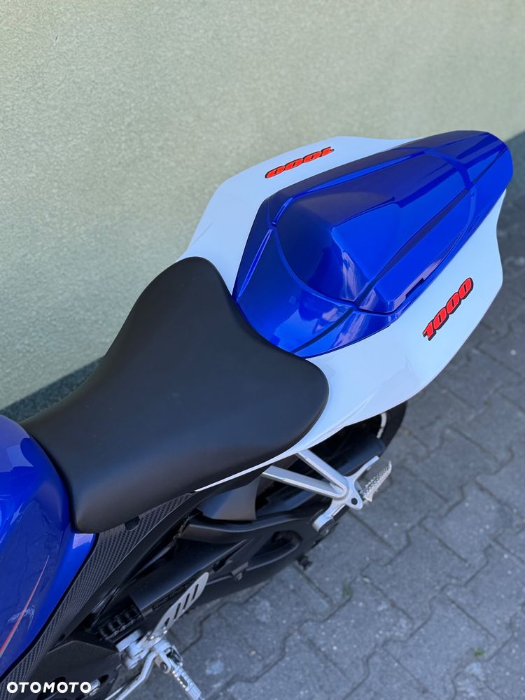 Suzuki GSX-R - 32