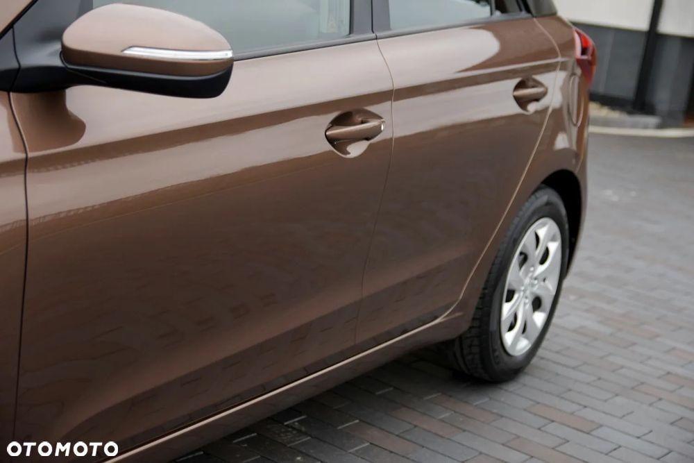 Hyundai i20 blue 1.2 YES Silver - 14