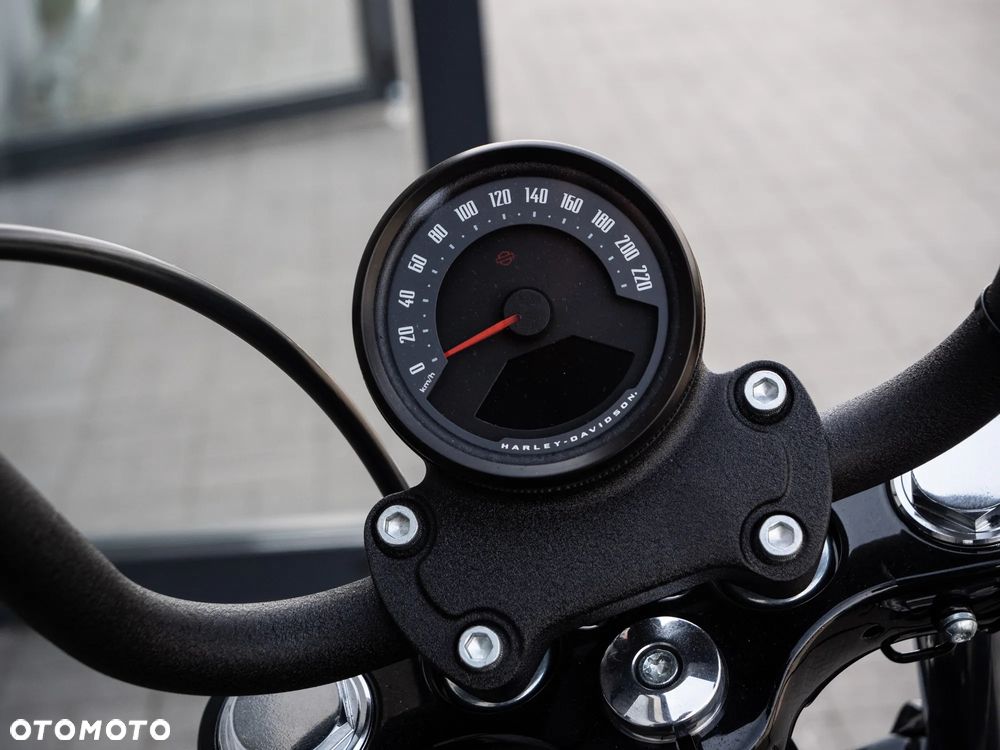 Harley-Davidson Softail Street Bob - 11