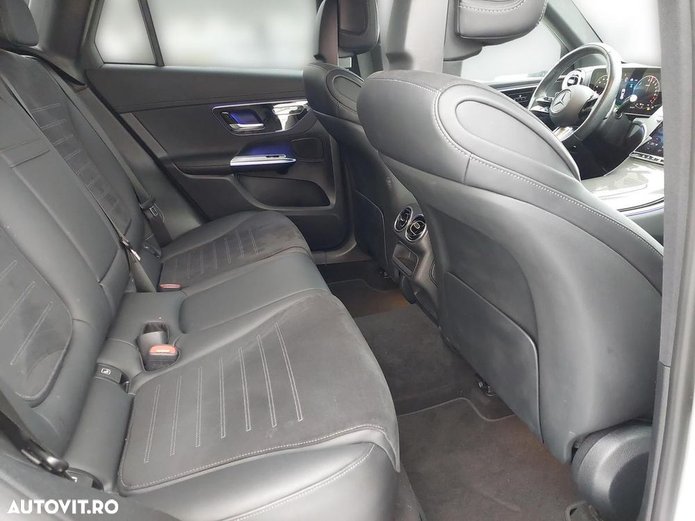 Mercedes-Benz GLC 300 e 4Matic 9G-TRONIC AMG Line Advanced - 15