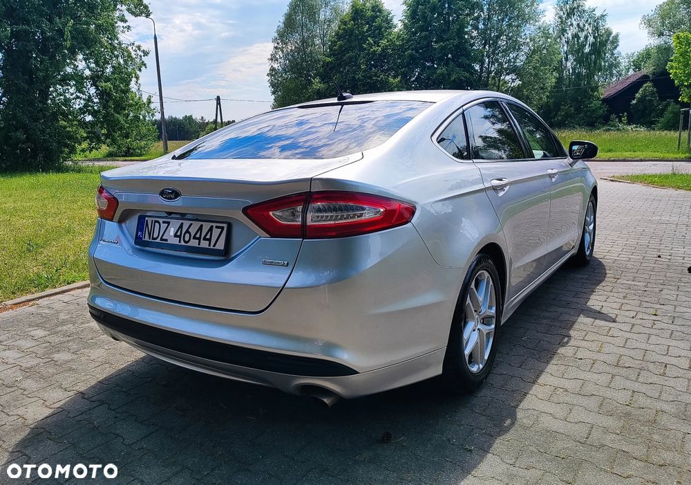Ford Fusion - 4